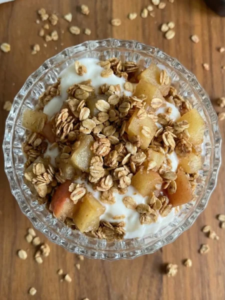 Apple Crumble Yogurt Parfait