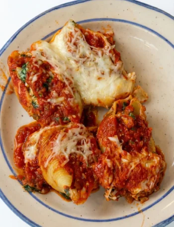 Cheesy Spinach Stuffed Shells