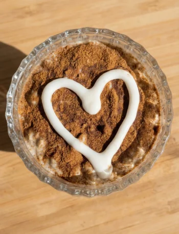 Cinnamon Roll Overnight Oats