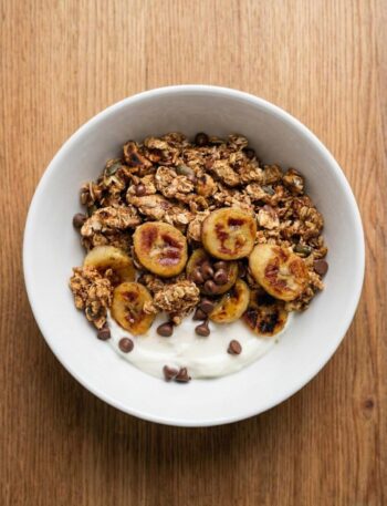 PEANUT BUTTER BANANA BREAKFAST BOWL