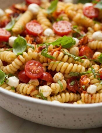 Italian Caprese Pasta Salad
