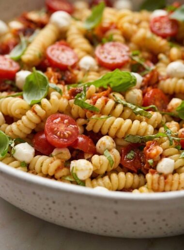Italian Caprese Pasta Salad