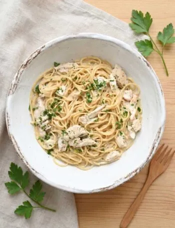 Easy One-Pot Creamy Garlic Parmesan Chicken Pasta