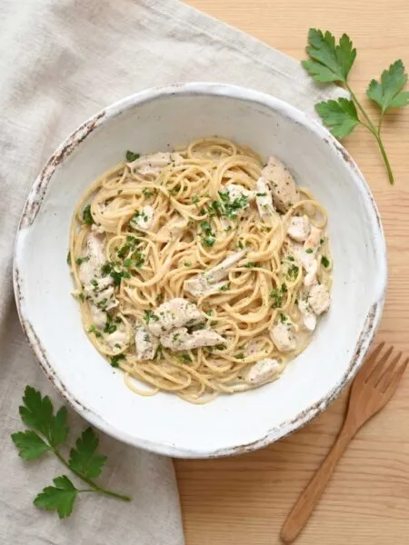 Easy One-Pot Creamy Garlic Parmesan Chicken Pasta